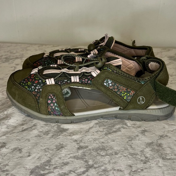 Lands End Women’s All Weather Close Toe River Sandals - Picture 1 of 6